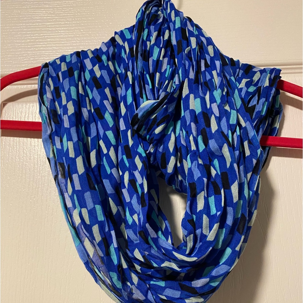 Vera Bradley Blue Pop Art Infinity Scarf